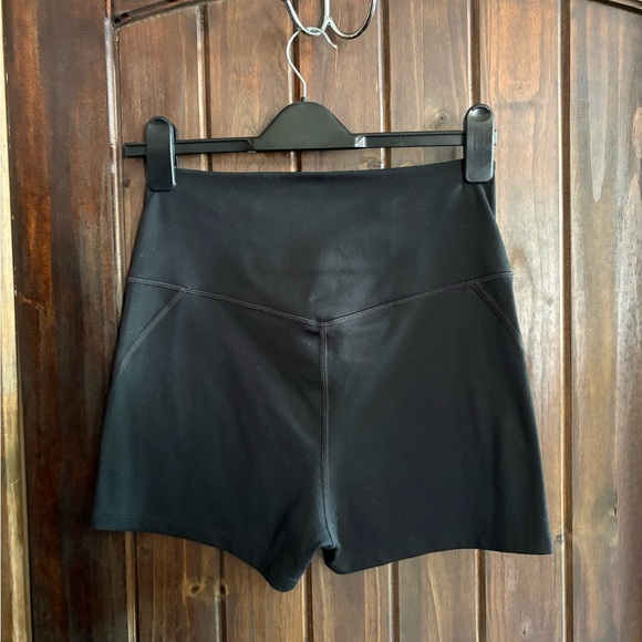 Girlfriend Collective Black Bike Shorts- Size Large - Picture 4 of 5